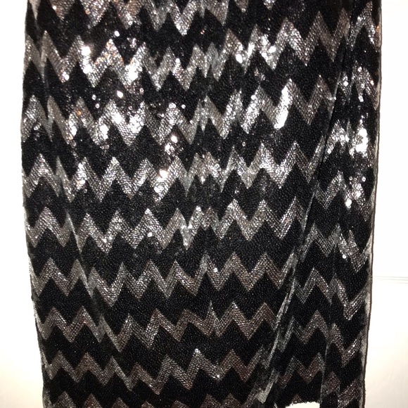 Dress - Picture 3 of 5